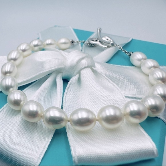 Tiffany & Co. Open Heart Pearl Toggle Bracelet in Sterling Silver with Packaging - Picture 6 of 9